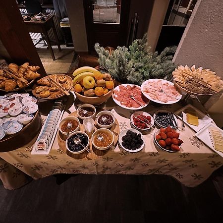 Le Samovar Guest House Breuil-Cervinia Kültér fotó