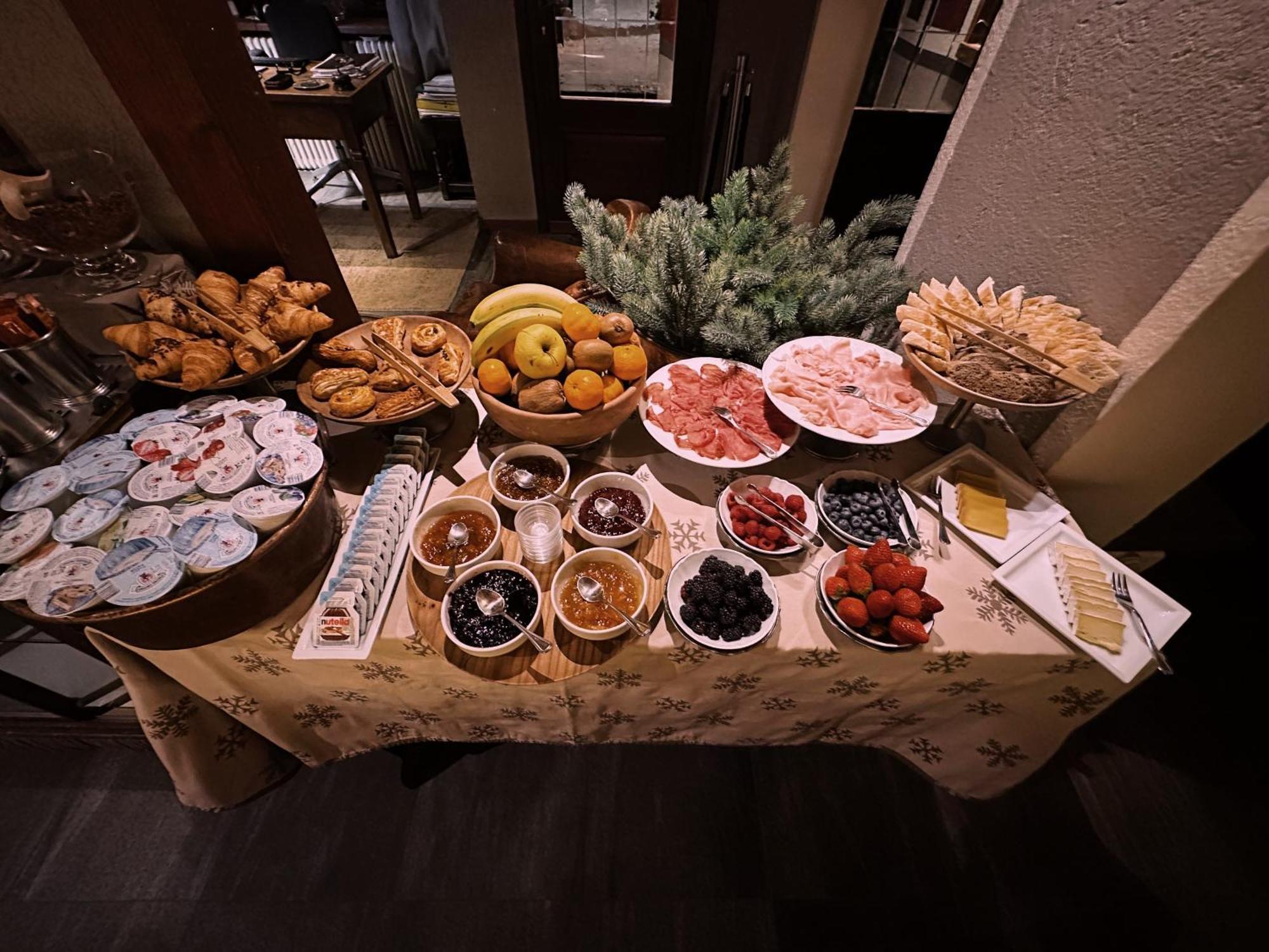 Le Samovar Guest House Breuil-Cervinia Kültér fotó